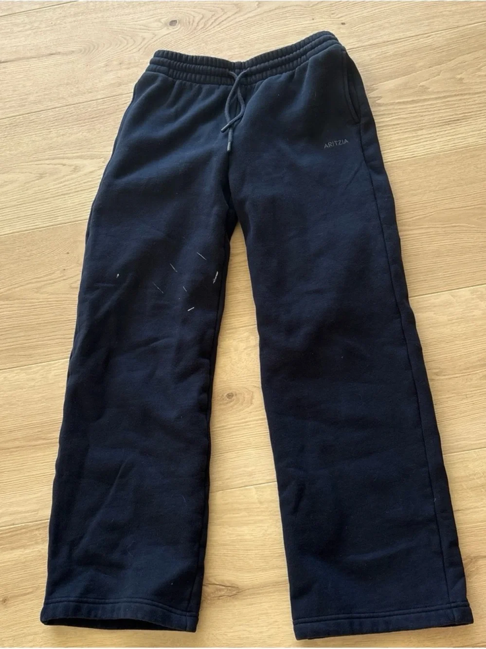 ARITZIA SIZE XXS NAVY SWEATPANTS